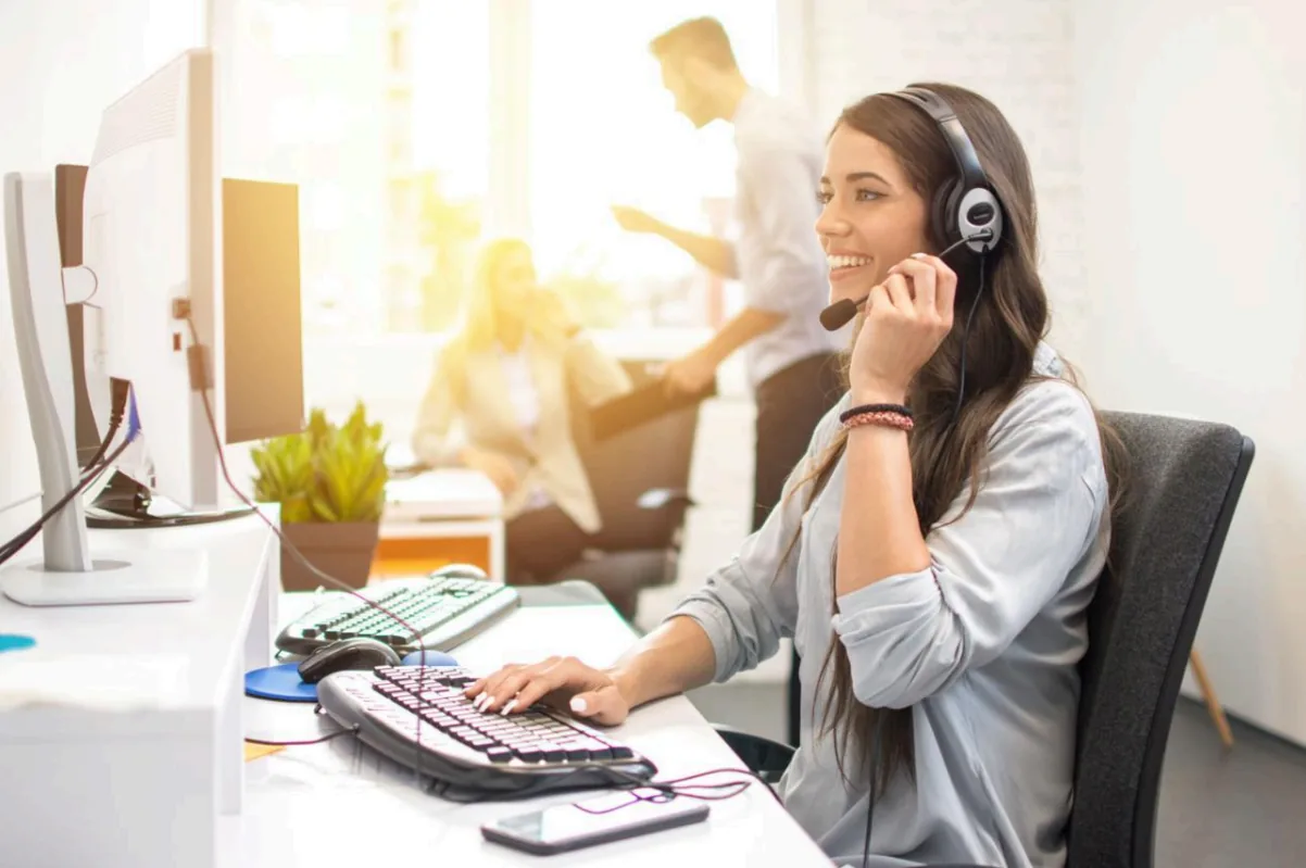 Insurance agent answering an inbound call